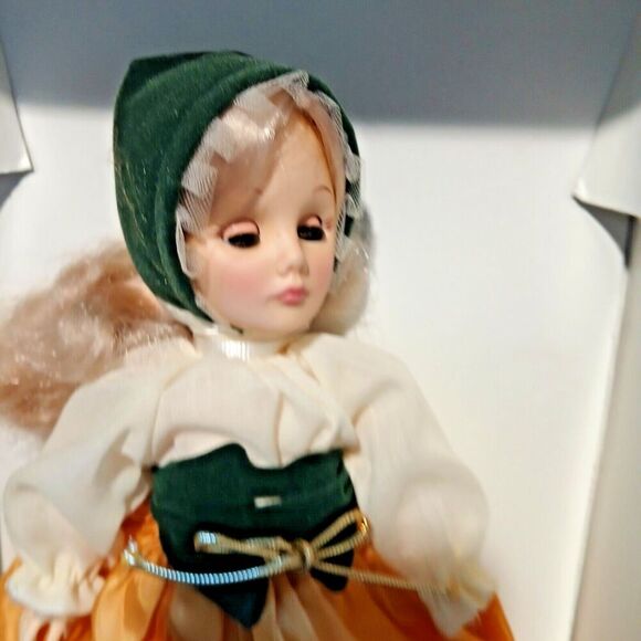 Vintage Effanbee Doll, 1190 Sleeping Beauty. - Picture 6 of 6